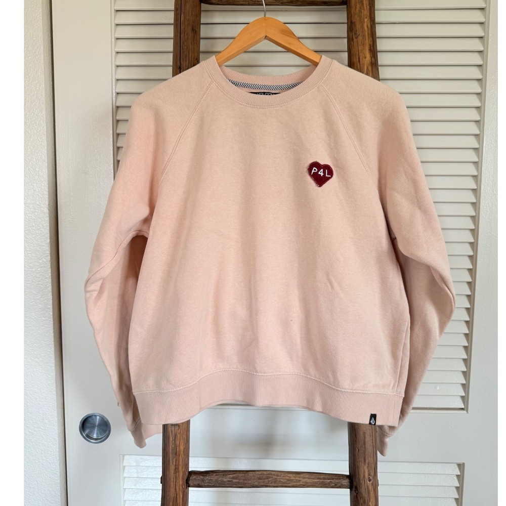 Volcom Netflix‎ OBX Crew Neck Sweatshirt Love Heart Casual Comfy L